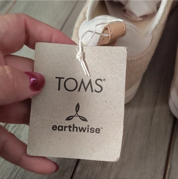 NWT TOMS Earthwise Sneakers In Tea Pink/ Natural Size Woman's 7.5 - Picture 10 of 12
